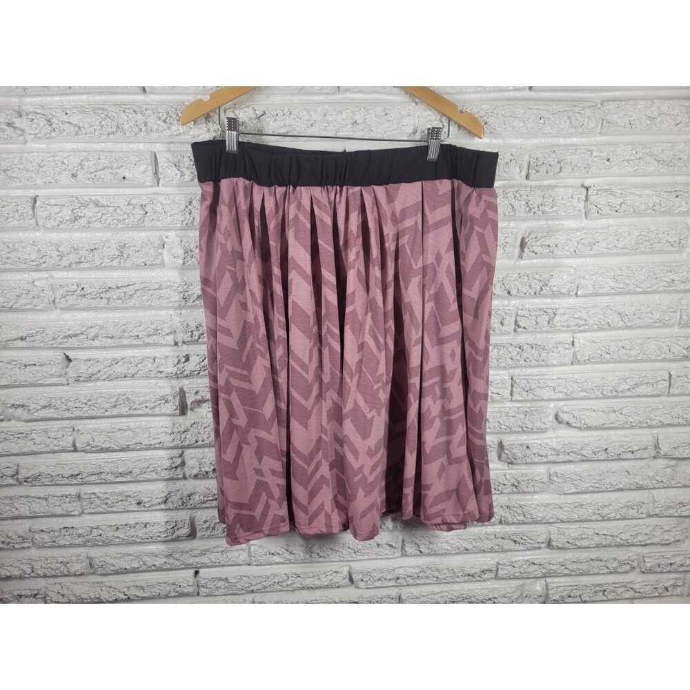 LuLaRoe Skirt 3XL Lavender Geometric Print Short Flare Elastic Waist GEO121E